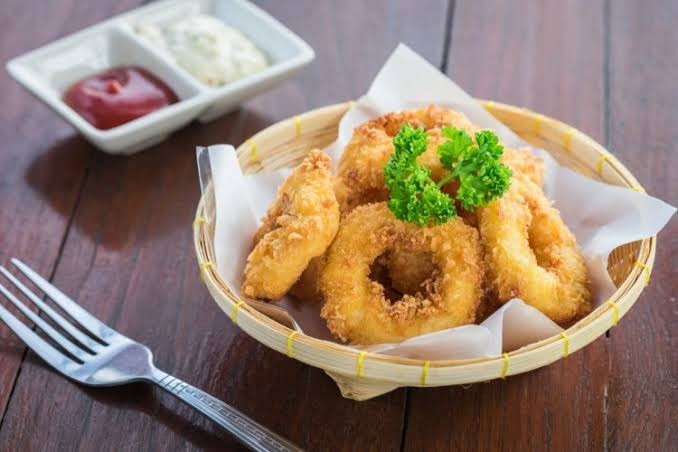 حلقات بصل مقلية