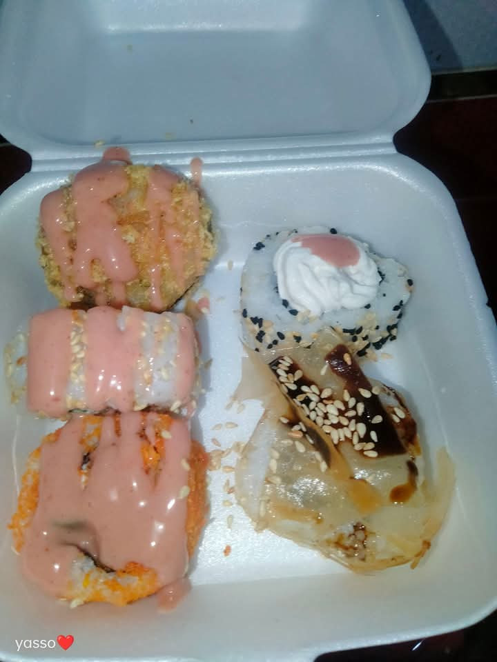 15 قطع سوشي+ صوص