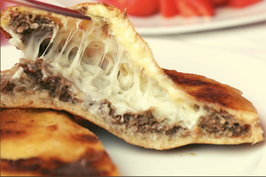 حواوشي لحمه موتزاريلا