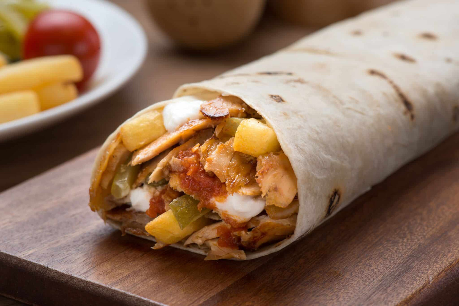 ساندوتش فاهيتا+ بطاطس سوري