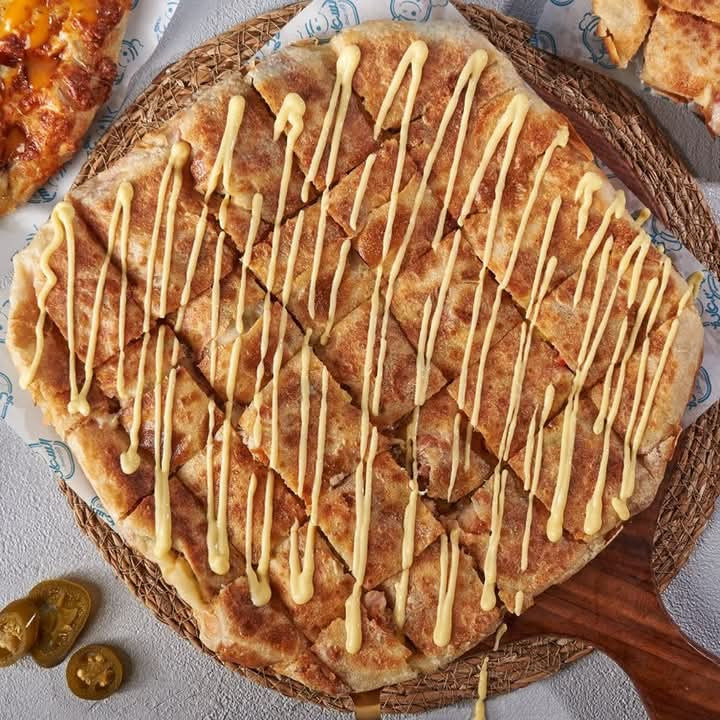 فطيرة استربس شيدر هالبينو